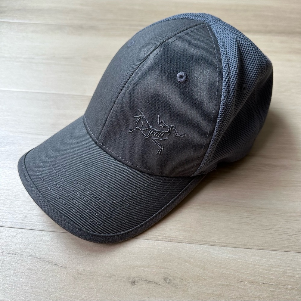 EUC Arc’teryx Flexfit Baseball Cap